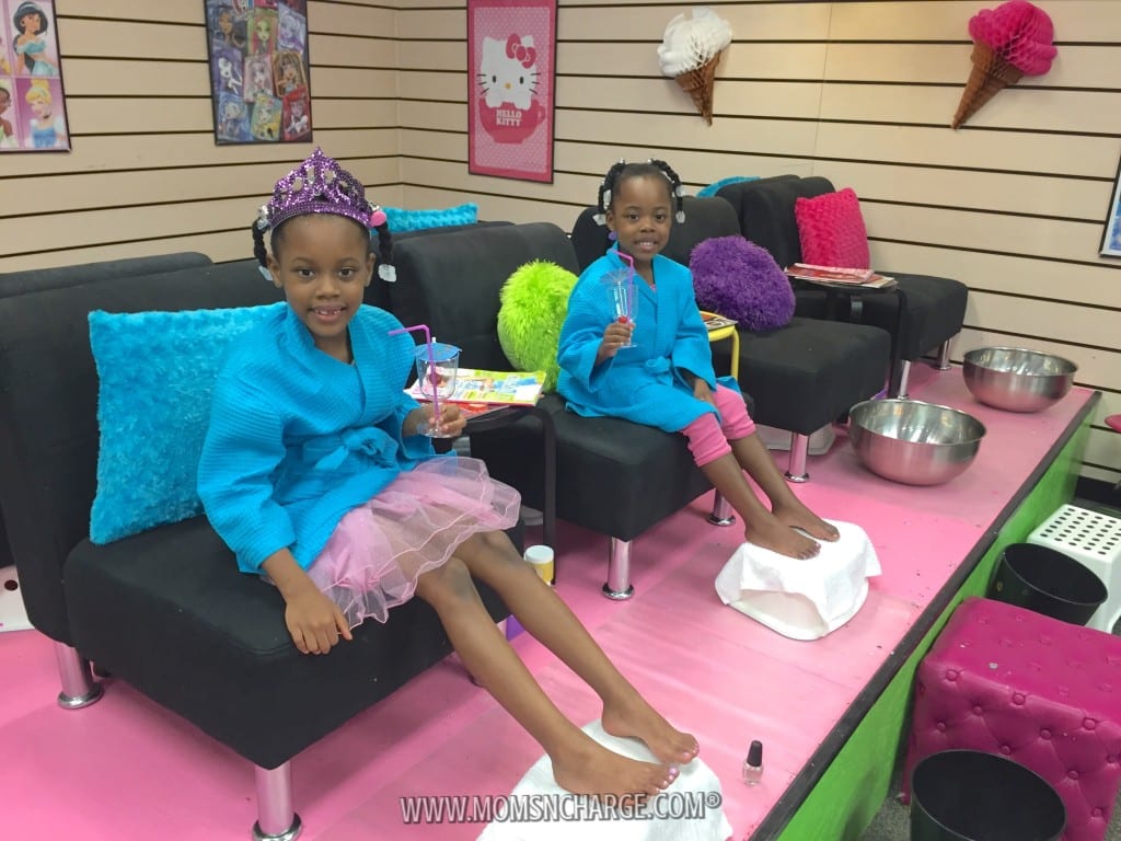 Rotten to the Core Kids Spa - MomsNCharge - R2CKidzSpa_09