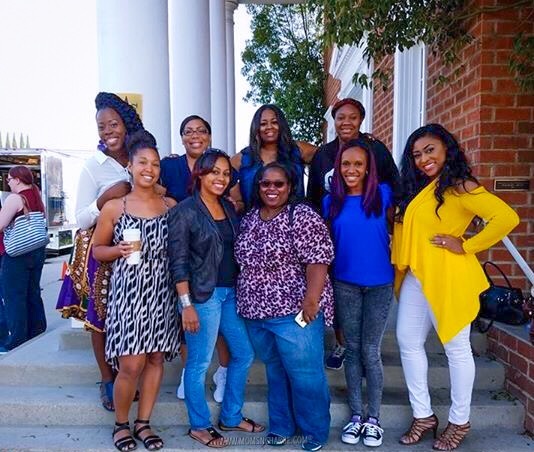 While we waited to take turns to visit the set, we did what bloggers do: we take pics. #BlackGirlBloggerMagic
